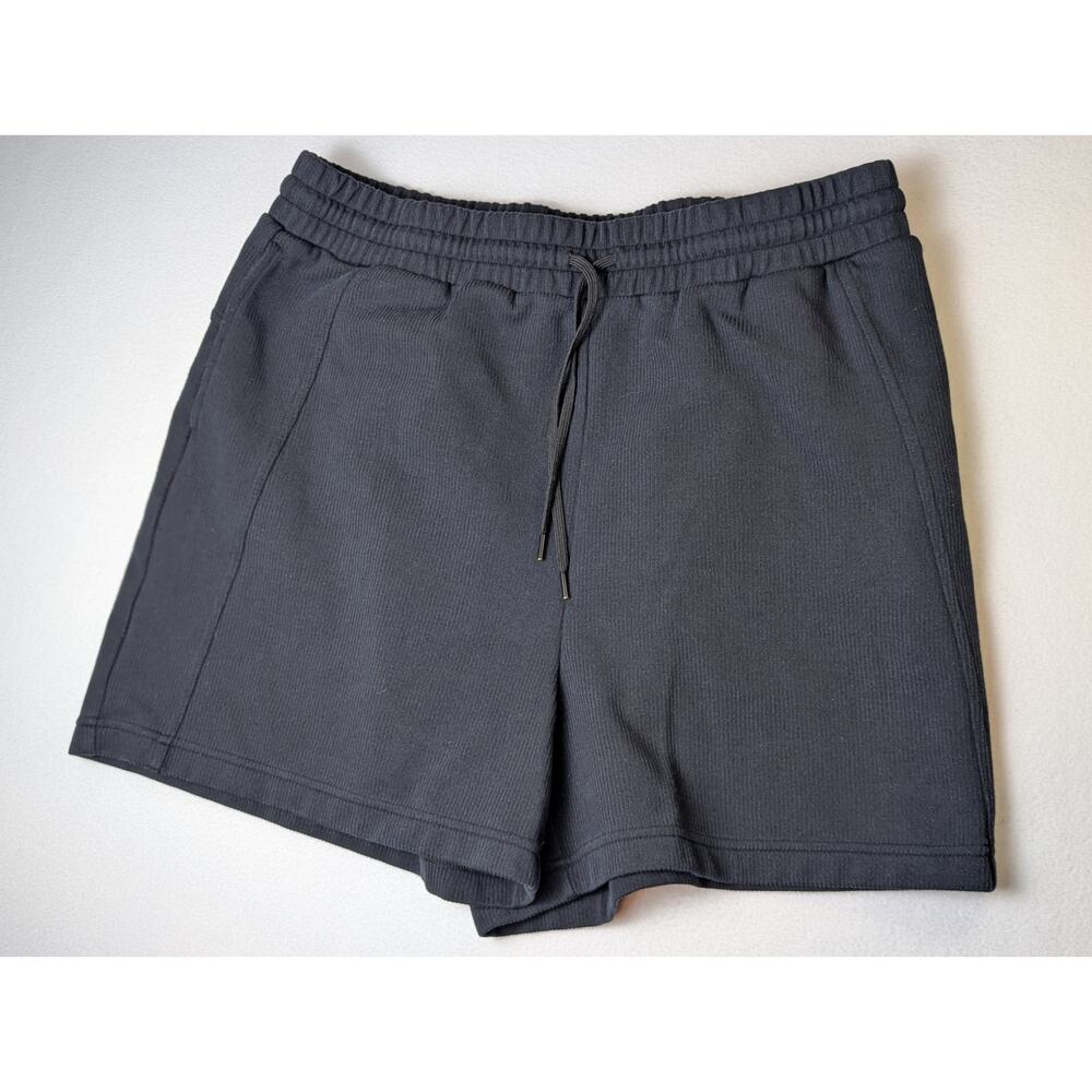 ZELLA Large Black Shorts with Pockets and Drawstring